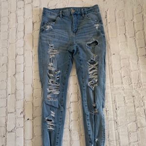 American Eagle Distressed skinny jeans size 6